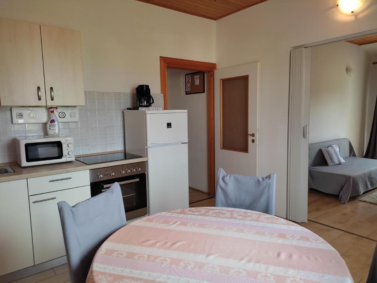 Apartment Arba 1 With Heated Pool ราบ ภายนอก รูปภาพ